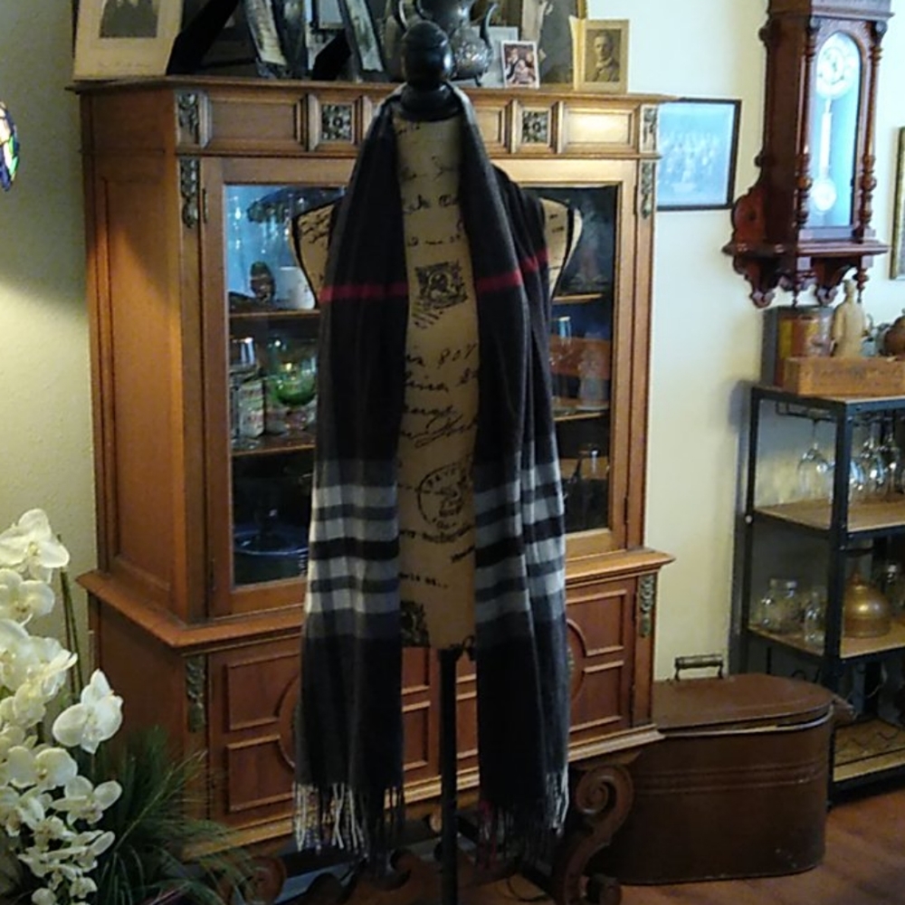 Cashmink V. FRAAS Scarf black red and white